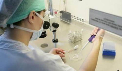 试管婴儿同卵双胞胎 男性无精怎么办？试管婴儿怎么解决无精症状