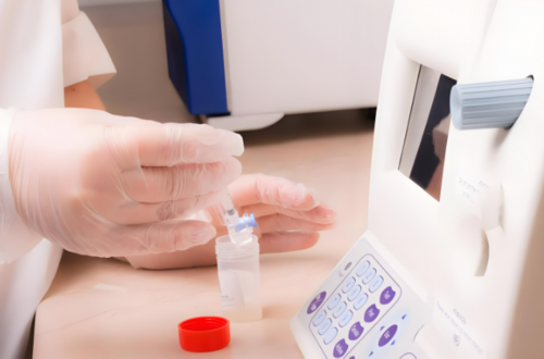 经期护理常识：一个月来两次月经怎么回事的原因